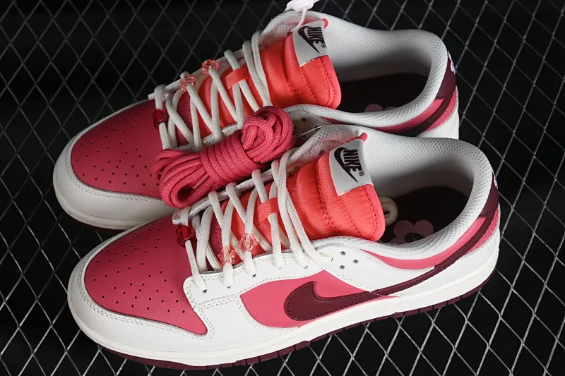 All Categories Nk SB Dunk Series Nk SB Dunk Low Low-top sneakers N version Nk Dunk Low GS "Valentine's Day" Valentine's Day color SB low-top casual sneakers HF0736-161
